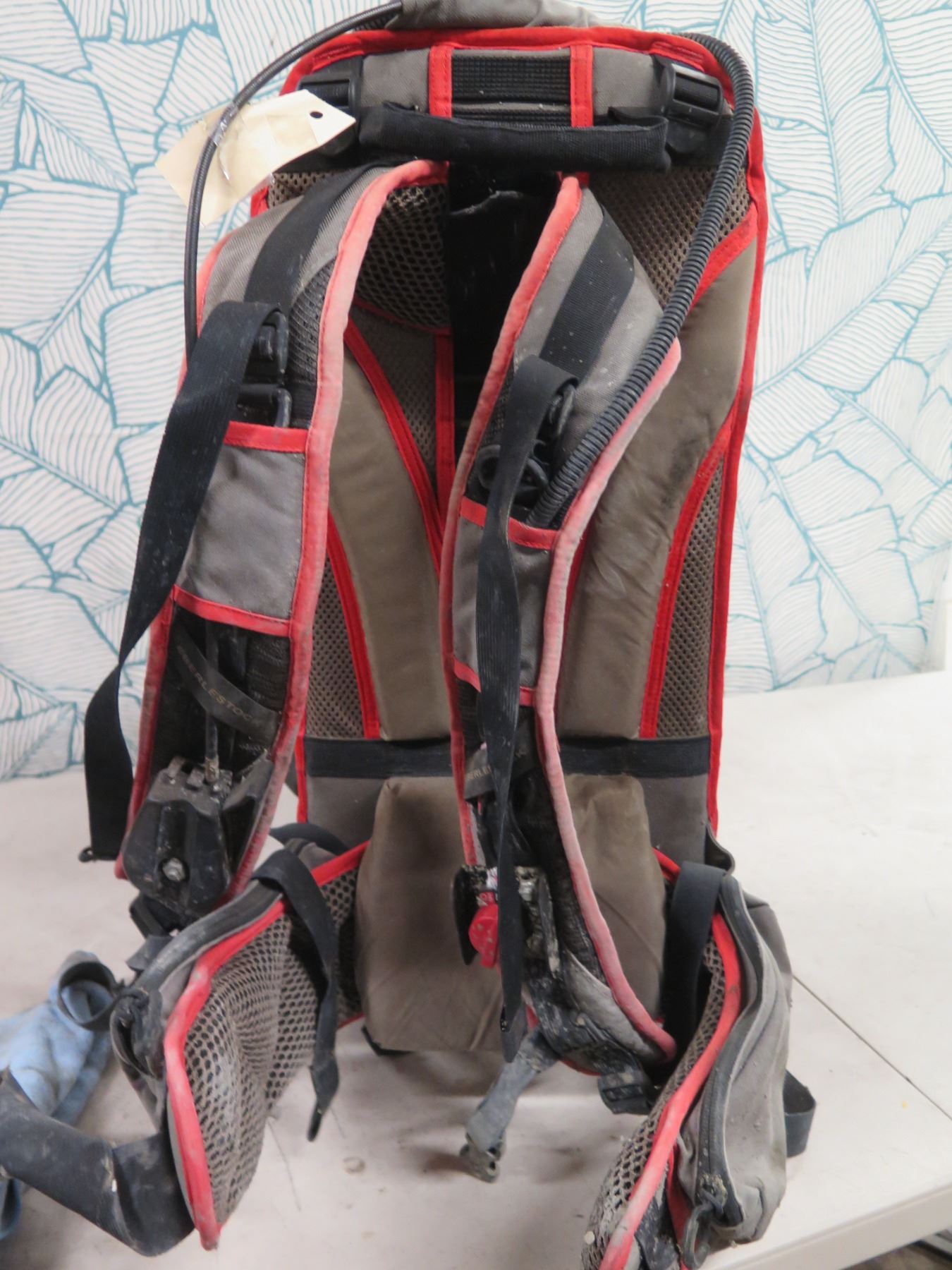 38.7CC 4-Stroke Backpack Concrete Vibrator - 1.4HP Portable Gas Powered Cement Tool