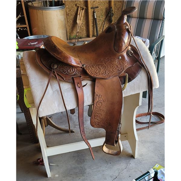 Vintage Western Saddle by CWS Co.