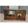 Image 1 : 1940s Viking Radio With Walnut Cabinet