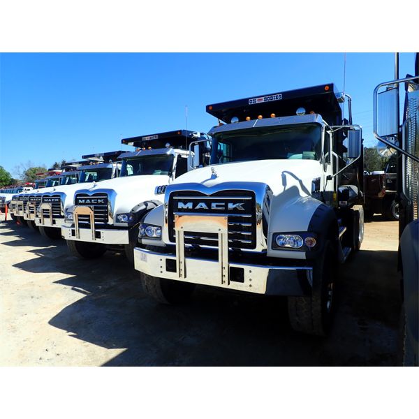 2022 MACK GR64F Dump Truck