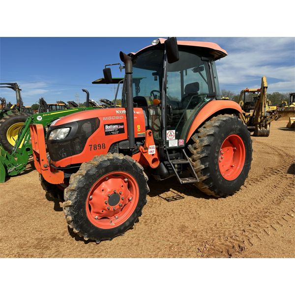 2015 KUBOTA M6060D Farm Tractor