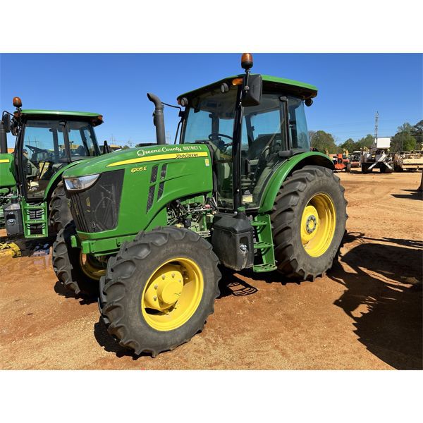 2020 JOHN DEERE 6105E Farm Tractor