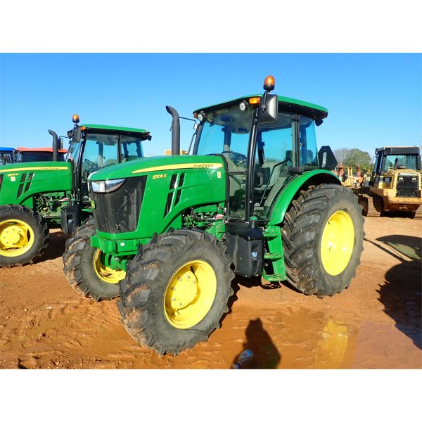 2020 JOHN DEERE 6105E Farm Tractor
