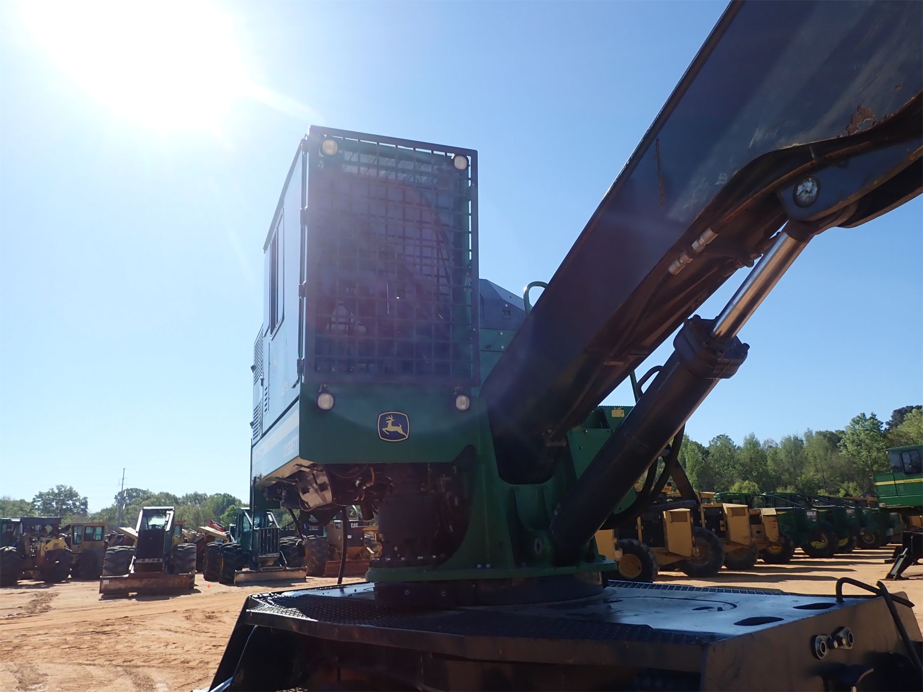 2016 JOHN DEERE 437E Log Loader - J.M. Wood Auction Company, Inc.
