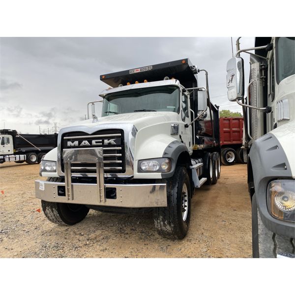 2022 MACK GR64F Dump Truck