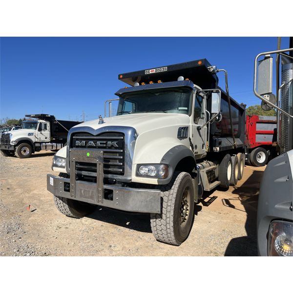 2022 MACK GR64F Dump Truck