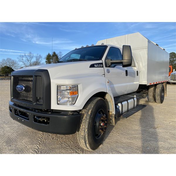 2019 FORD F750 Chipper Truck