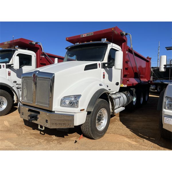 2021 KENWORTH T880 Dump Truck