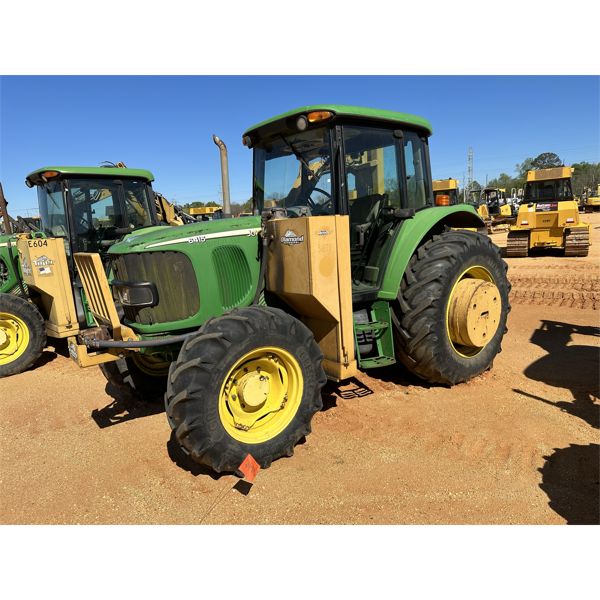 JOHN DEERE 6415 Farm Tractor