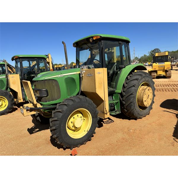 JOHN DEERE 6415 Farm Tractor