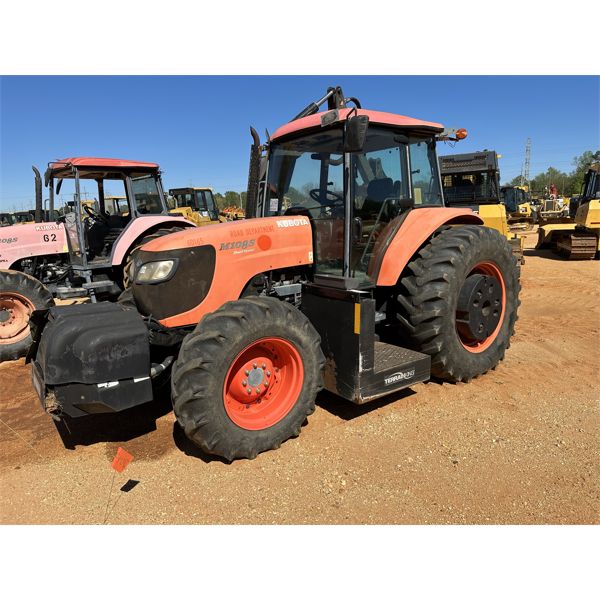 KUBOTA M108S Farm Tractor
