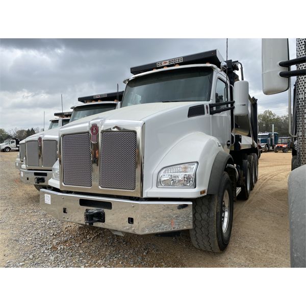 2019 KENWORTH T880 Dump Truck