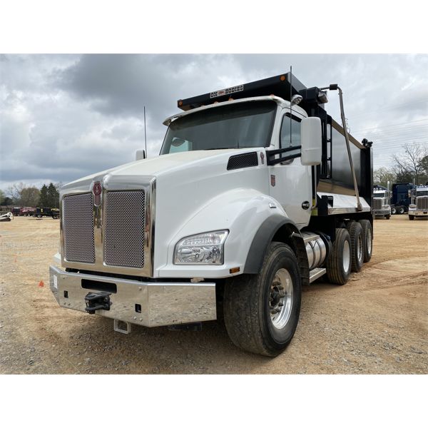 2020 KENWORTH T880 Dump Truck