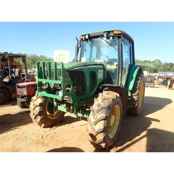 JOHN DEERE 6320 Farm Tractor