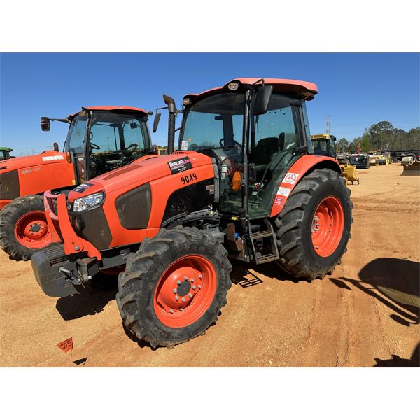 2018 KUBOTA M5-111D Farm Tractor