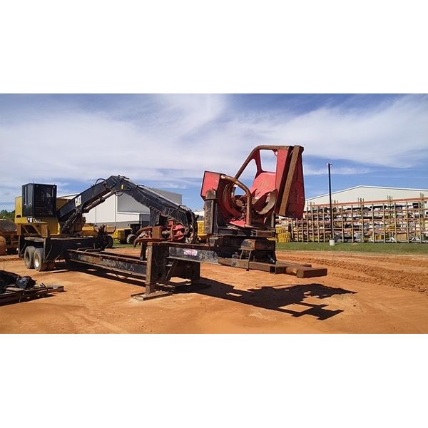 2015 CAT 559C Log Loader