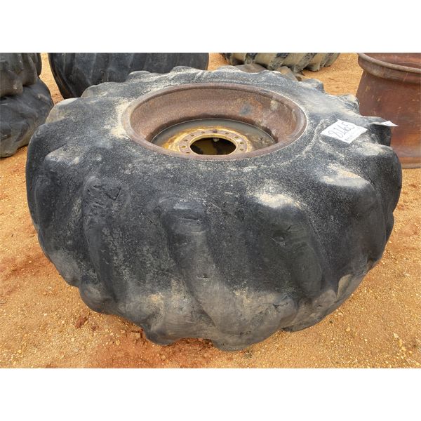 SKIDDER RIM & TIRE  (C2)