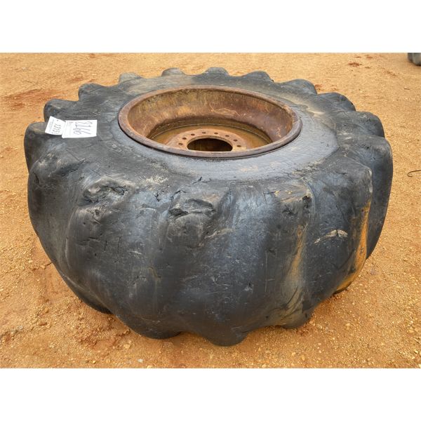SKIDDER RIM & TIRE  (C2)