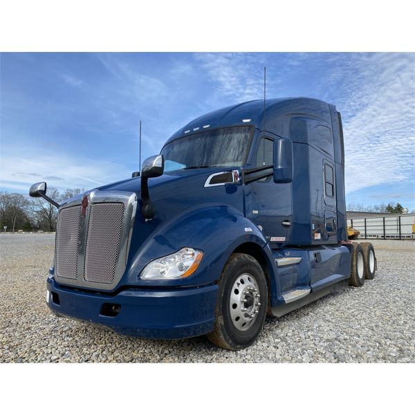 2019 KENWORTH T680 Sleeper Truck
