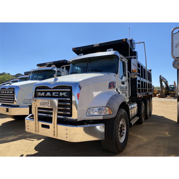 2016 MACK GU813 Dump Truck