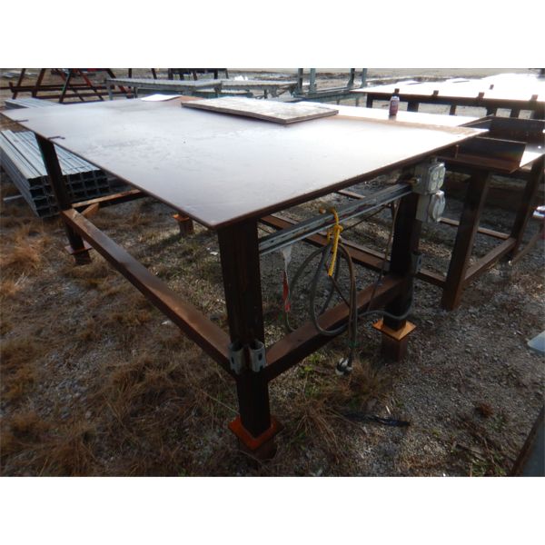 8'x4' METAL TABLE