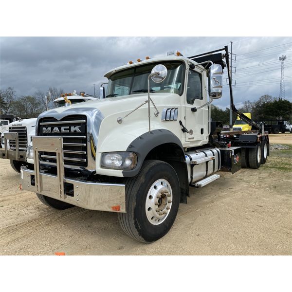 2020 MACK GR64F Roll Off Truck