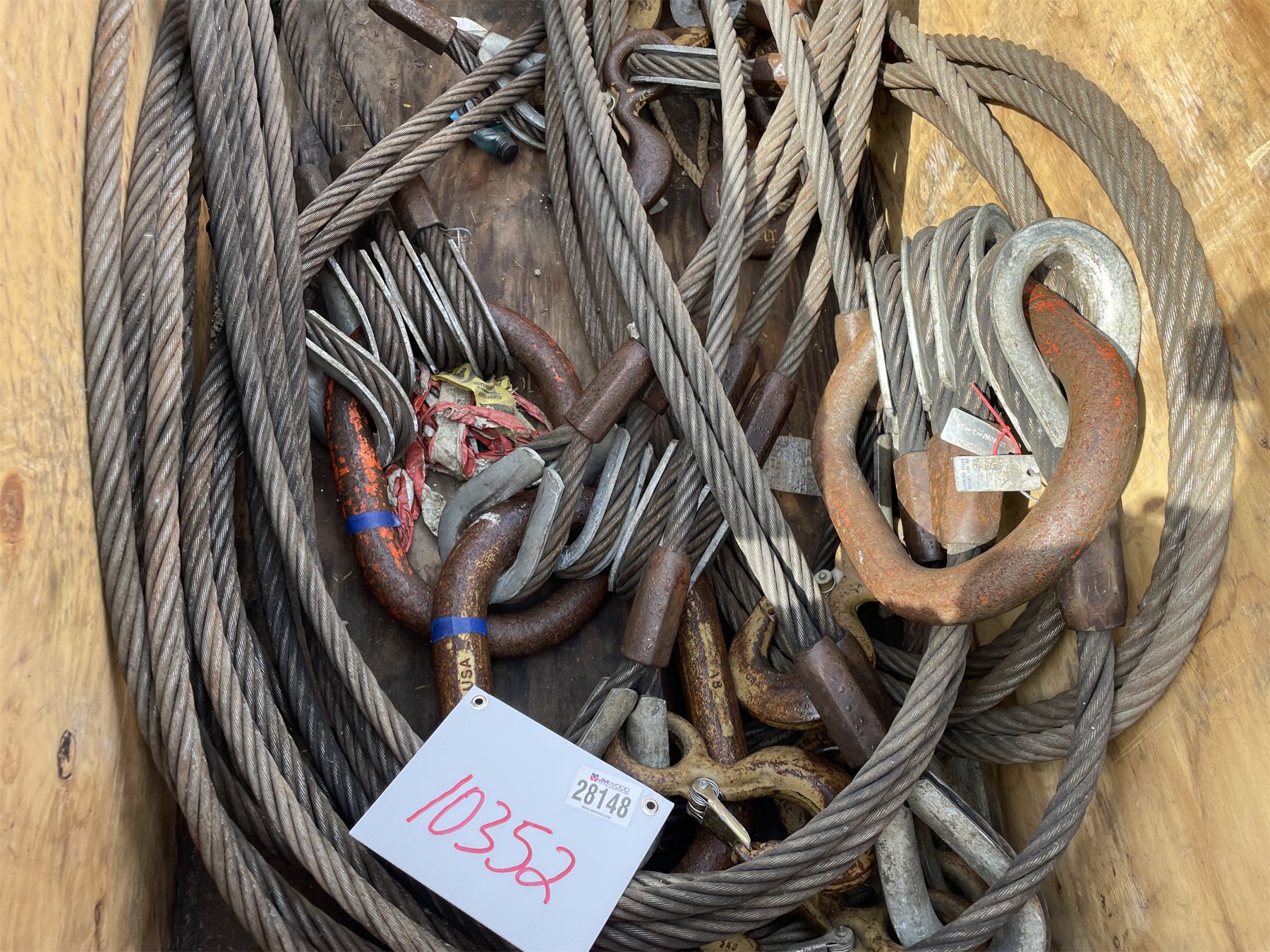 THIMBLED EYE WIRE ROPE SLINGS W/ MASTER LINK - J.M. Wood Auction ...