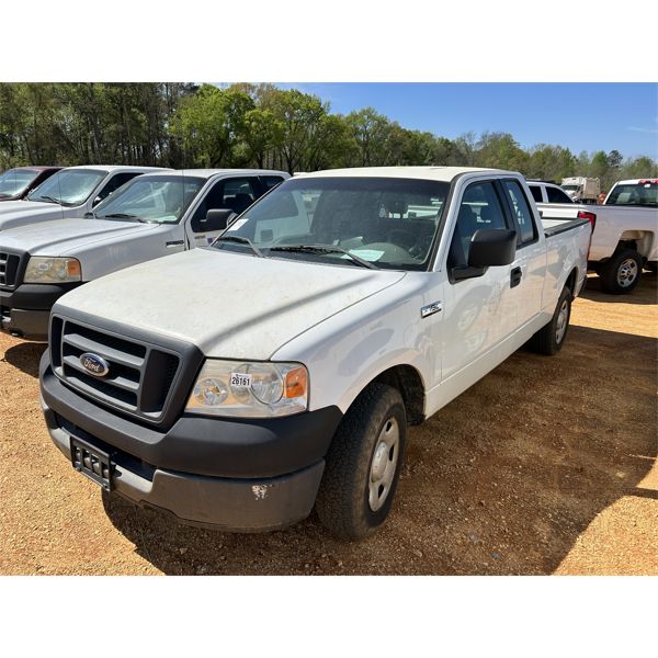 2005 FORD F150 XL Pickup Truck