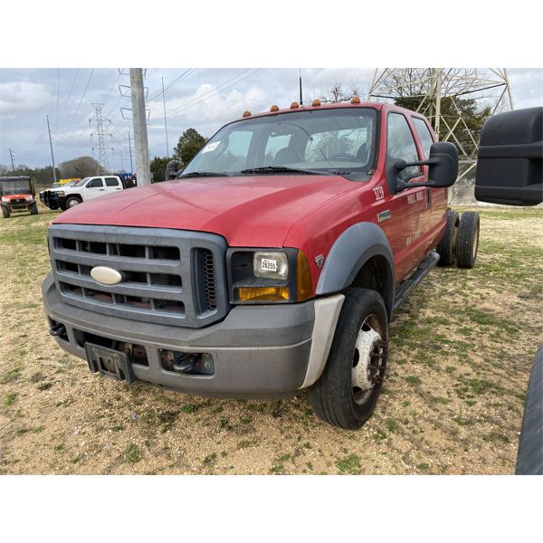 2007 FORD F450 XL Cab and Chassis Truck
