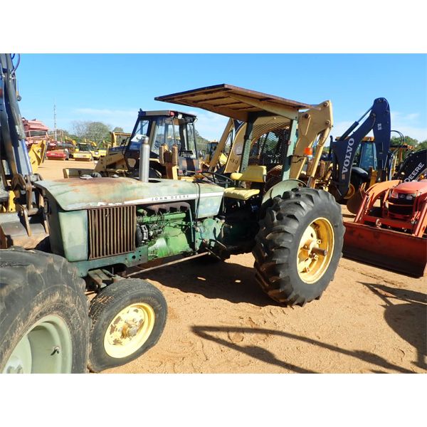 1975 JOHN DEERE 2030 Farm Tractor