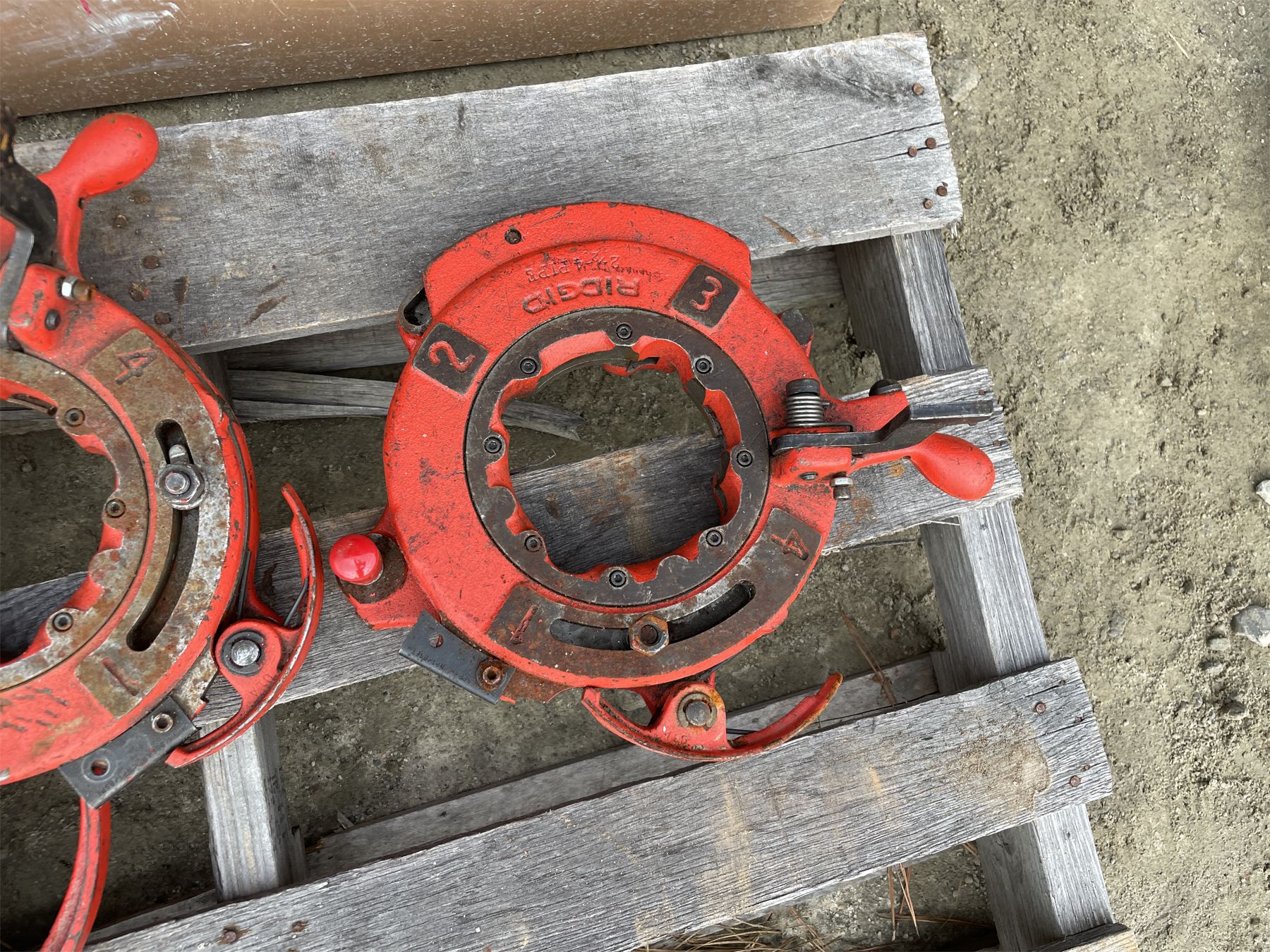 Receding Geared Threaders RIGID RECEDING GEARED THREADER - J.M. Wood Auction Company, Inc.