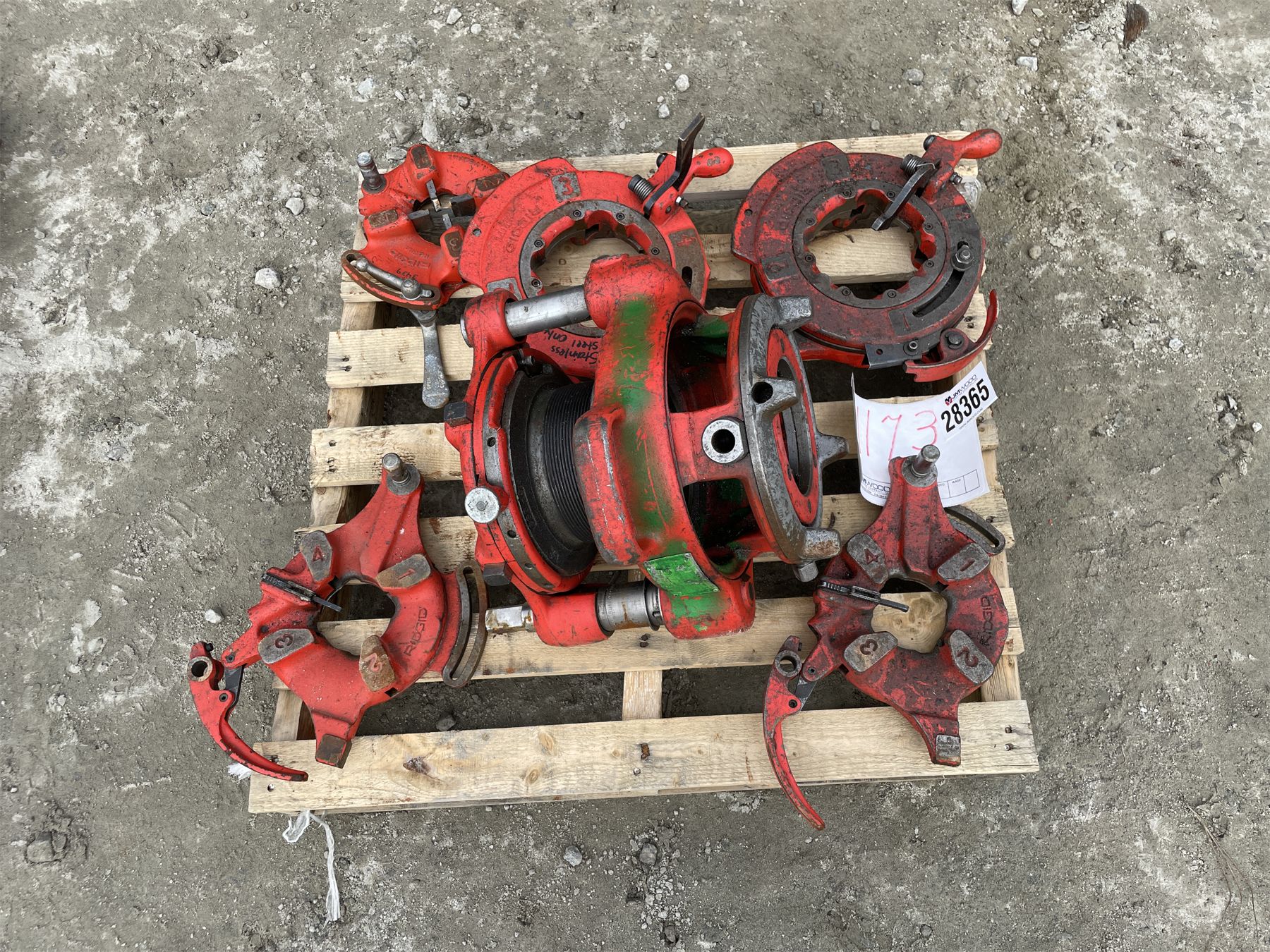 Receding Geared Threaders RIGID RECEDING GEARED THREADER - J.M. Wood Auction Company, Inc.