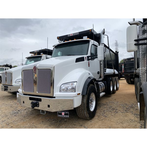 2022 KENWORTH T880 Dump Truck