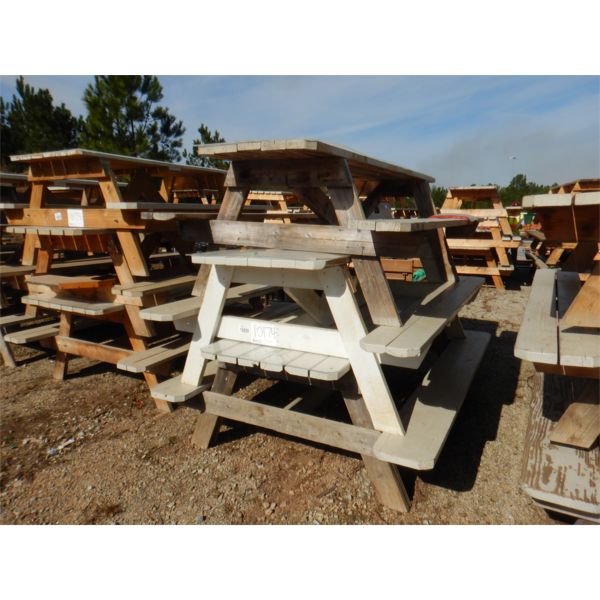(3) 8' PICNIC TABLES