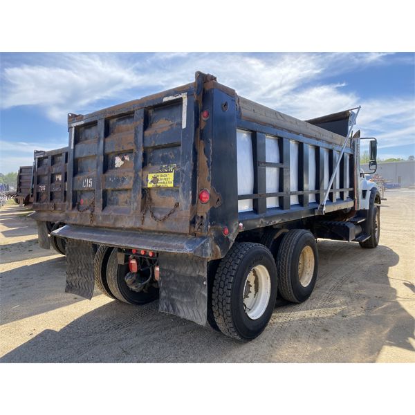 洋書 INTERNATIONAL TRUCKS 21002R - 21002R — Truck-Lite Advanced LED Lighting