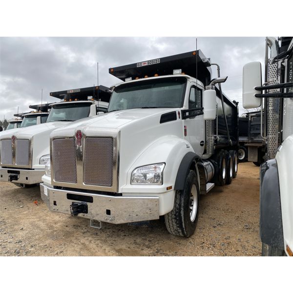 2021 KENWORTH T880 Dump Truck