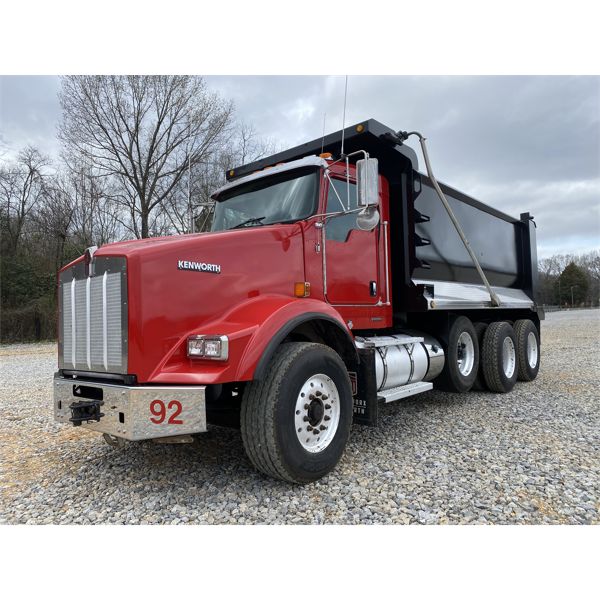 2016 KENWORTH T800 Dump Truck