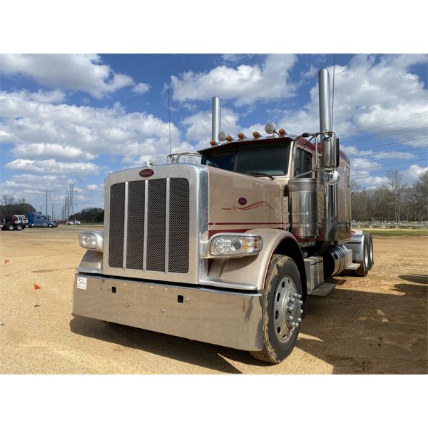 2021 PETERBILT 389 EXT Sleeper Truck