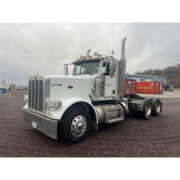 2016 PETERBILT 389 Day Cab Truck