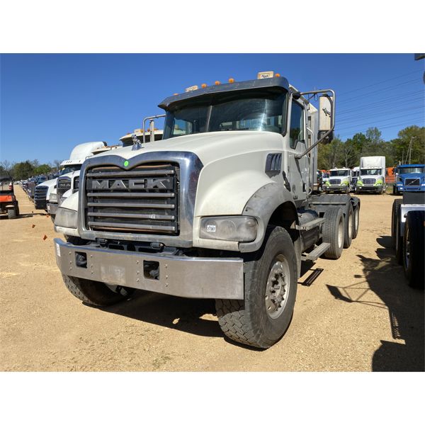 2016 MACK GU713 Day Cab Truck