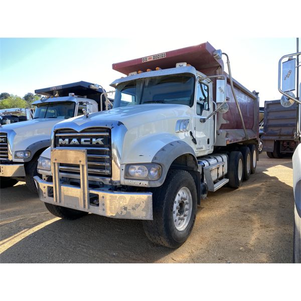 2018 MACK GU713 Dump Truck