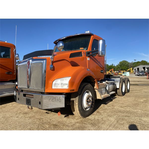 2019 KENWORTH T880 Day Cab Truck