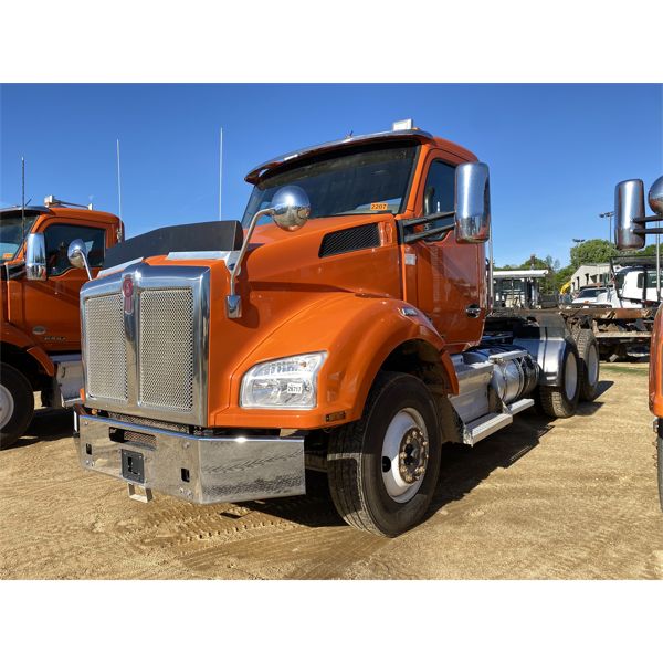 2019 KENWORTH T880 Day Cab Truck
