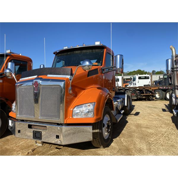 2019 KENWORTH T880 Day Cab Truck