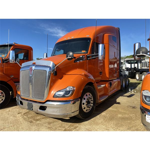2019 KENWORTH T680 Sleeper Truck