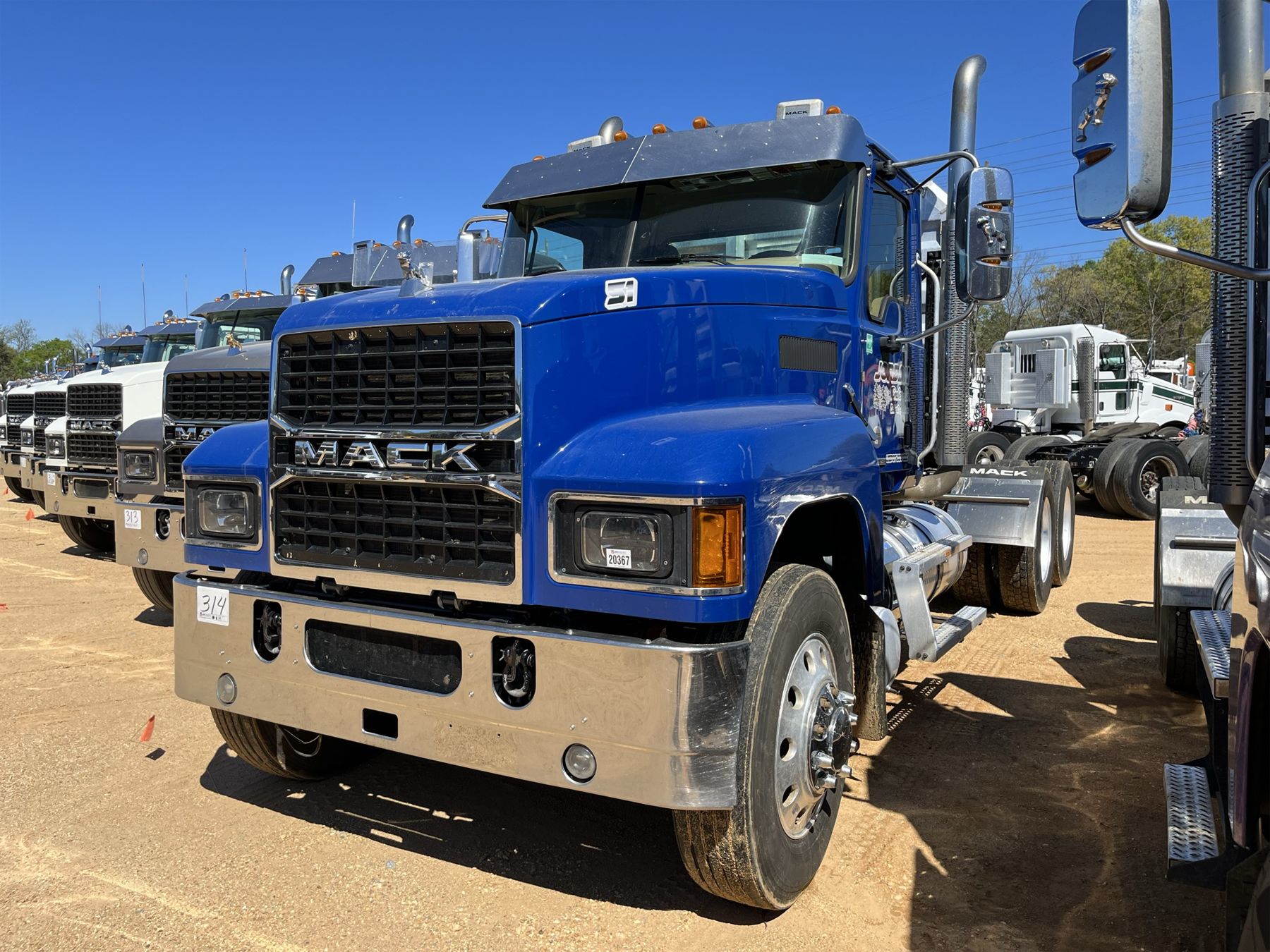 2021 MACK PI64T Day Cab Truck - J.M. Wood Auction Company, Inc.