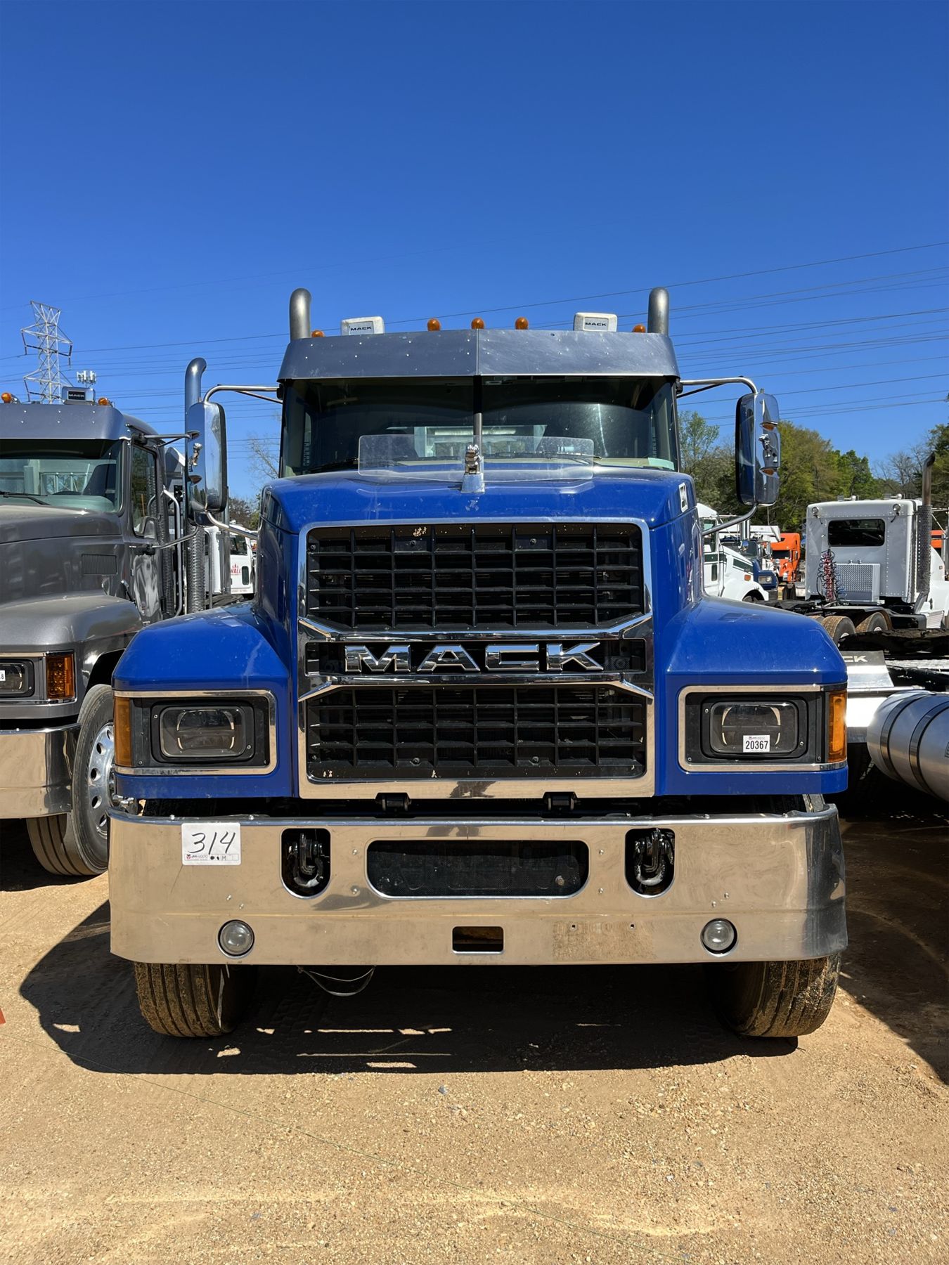2021 MACK PI64T Day Cab Truck - J.M. Wood Auction Company, Inc.