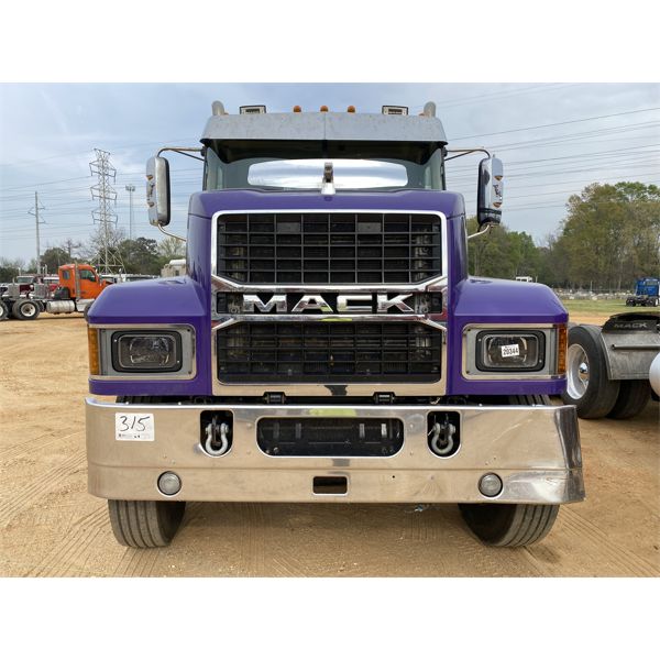2021 MACK PI64T Day Cab Truck - J.M. Wood Auction Company, Inc.