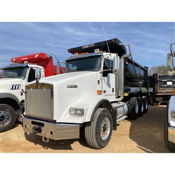2020 KENWORTH T800 Dump Truck