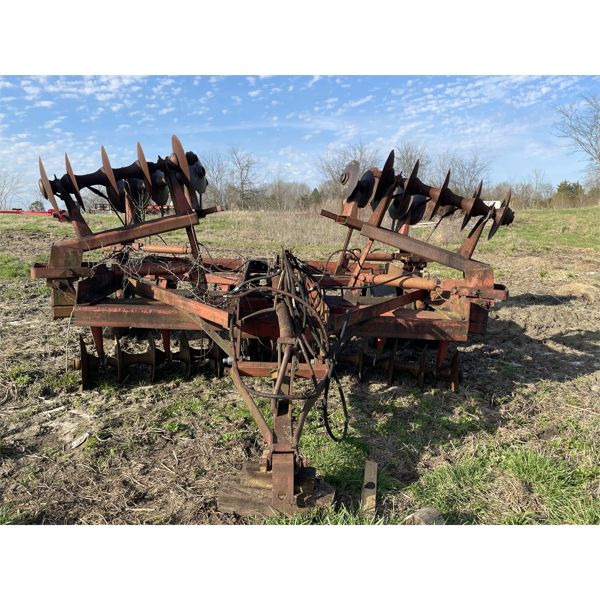 INTERNATIONAL 21' DISC HARROW